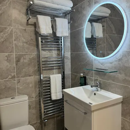 Birdies Townhouse 3* Митчелстаун